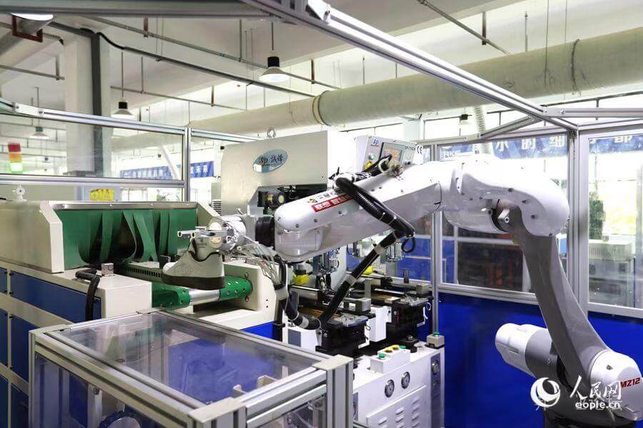 Why is it difficult to automate the materials used in sports shoes? yate news 1