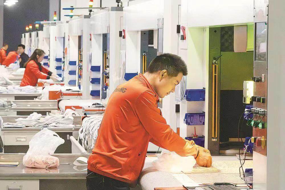 Why is it difficult to automate the materials used in sports shoes? yate news 4